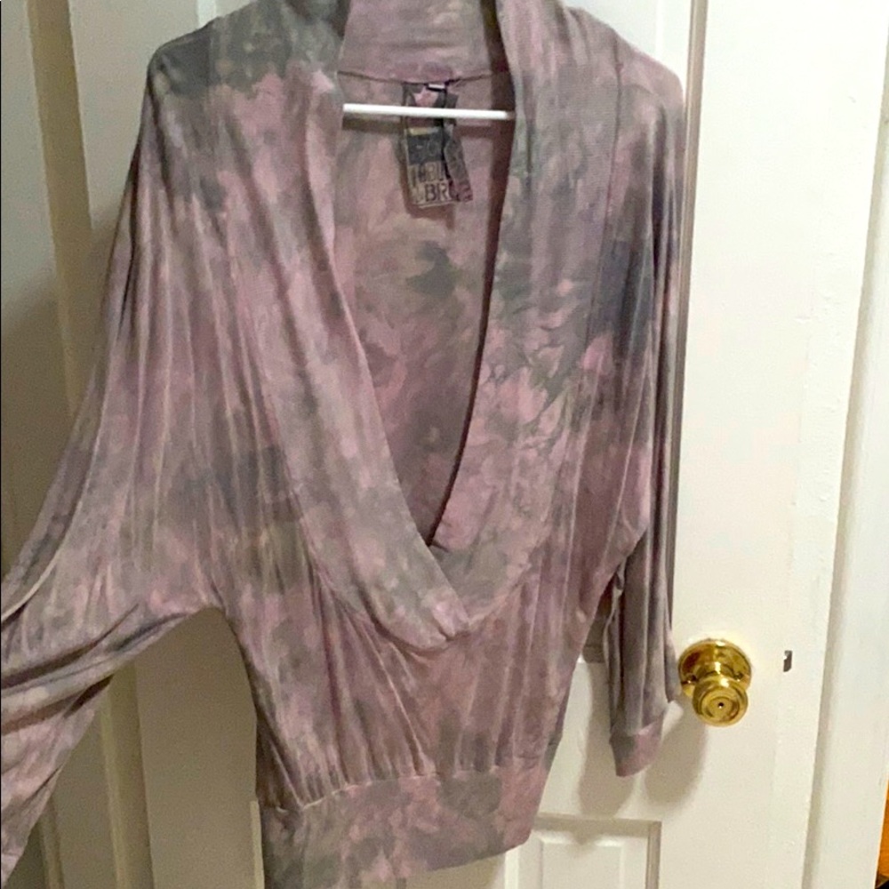 Tie dye oversized quarter length shirt.